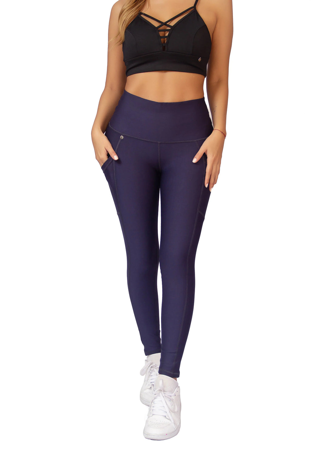 Timeless leggings with breathable comfort, lasting compression, and everyday performance.