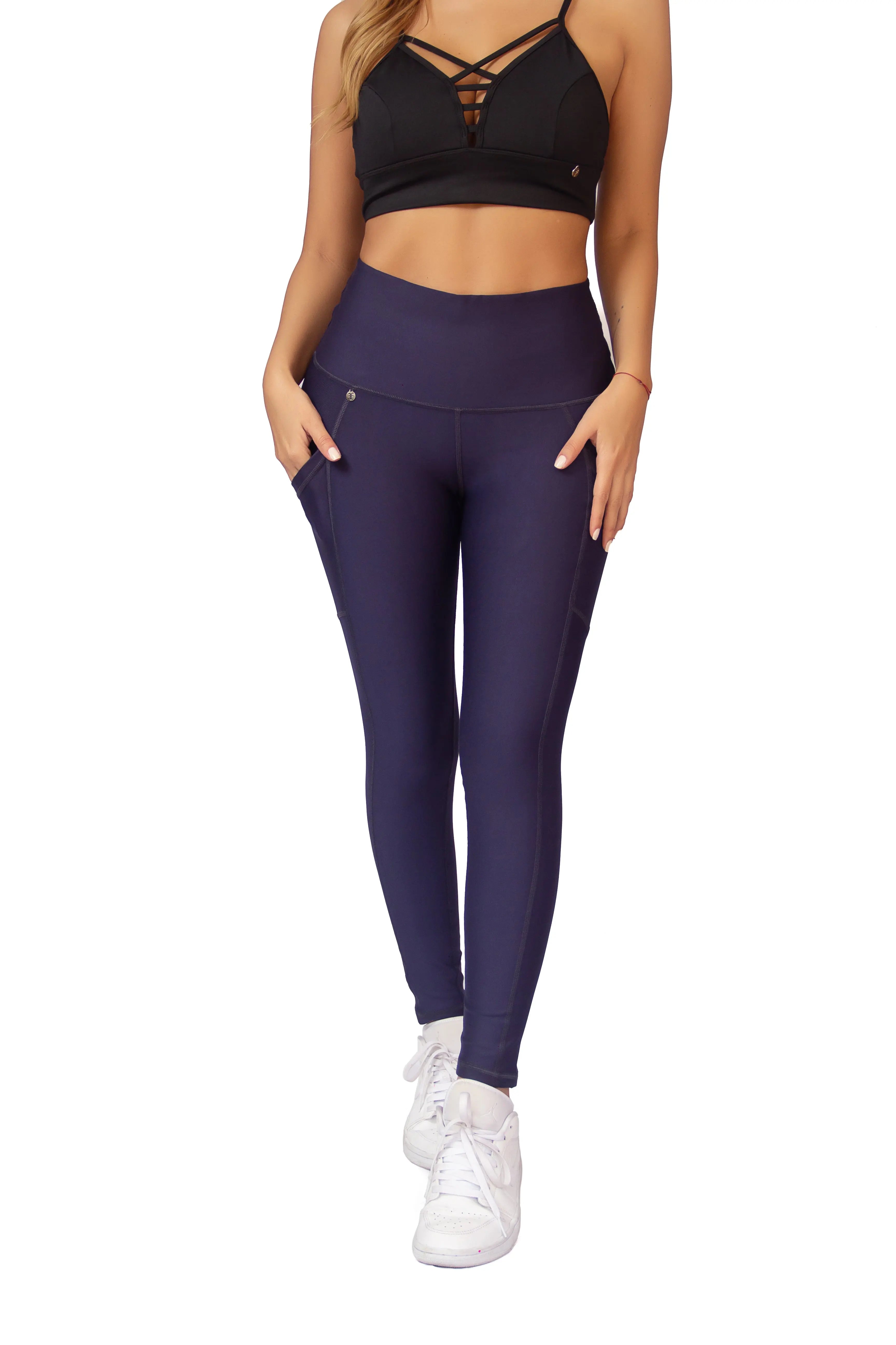Timeless leggings with breathable comfort, lasting compression, and everyday performance.