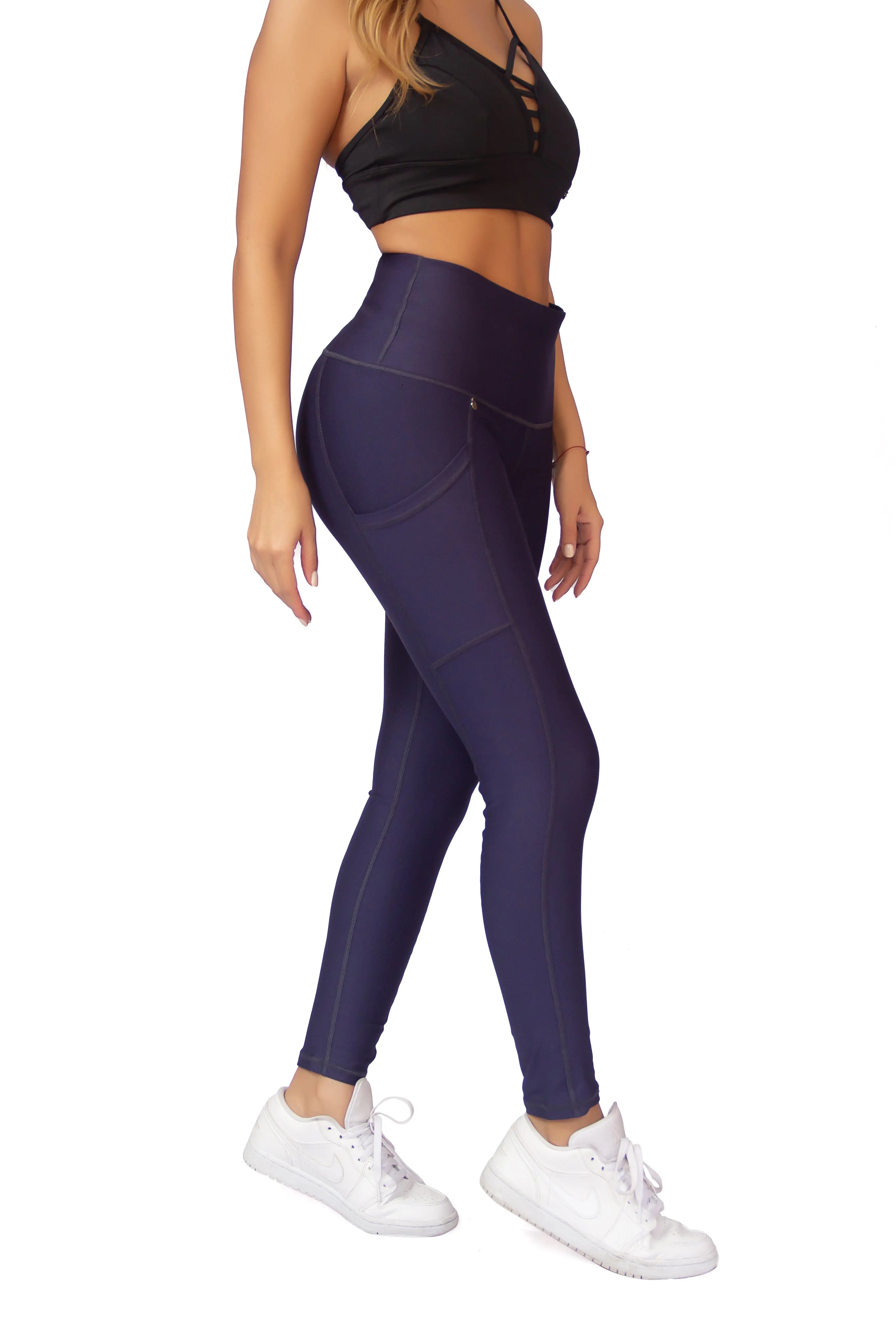 Timeless leggings with breathable comfort, lasting compression, and everyday performance.